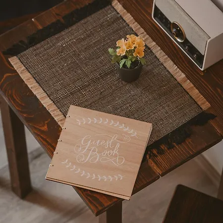 Suttogo Vendeghaz شقة *