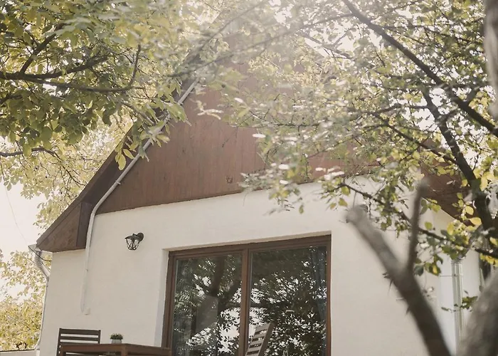 Suttogo Vendeghaz דירה